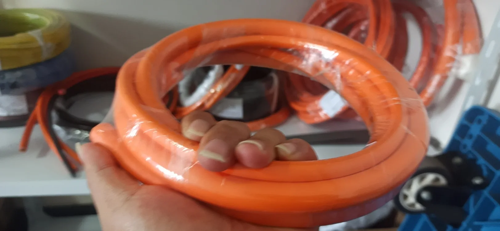 95 mm2 High voltage cables with shielded flexible triple layer insulation Liaison with batteries and electric motors cable