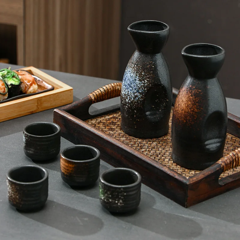 Japanese-Style Mini Ceramic Wine Flask Set for Party Sushi Restaurant Warm Wine Flask Cup Small Cups