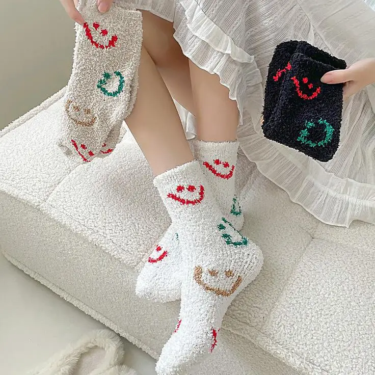Leisure Cute Smiley Happy Face Jacquard Soft Thick Warm Women Indoor Gifts Sleeping Slipper Coral Fleece Socks Living Room Sofa