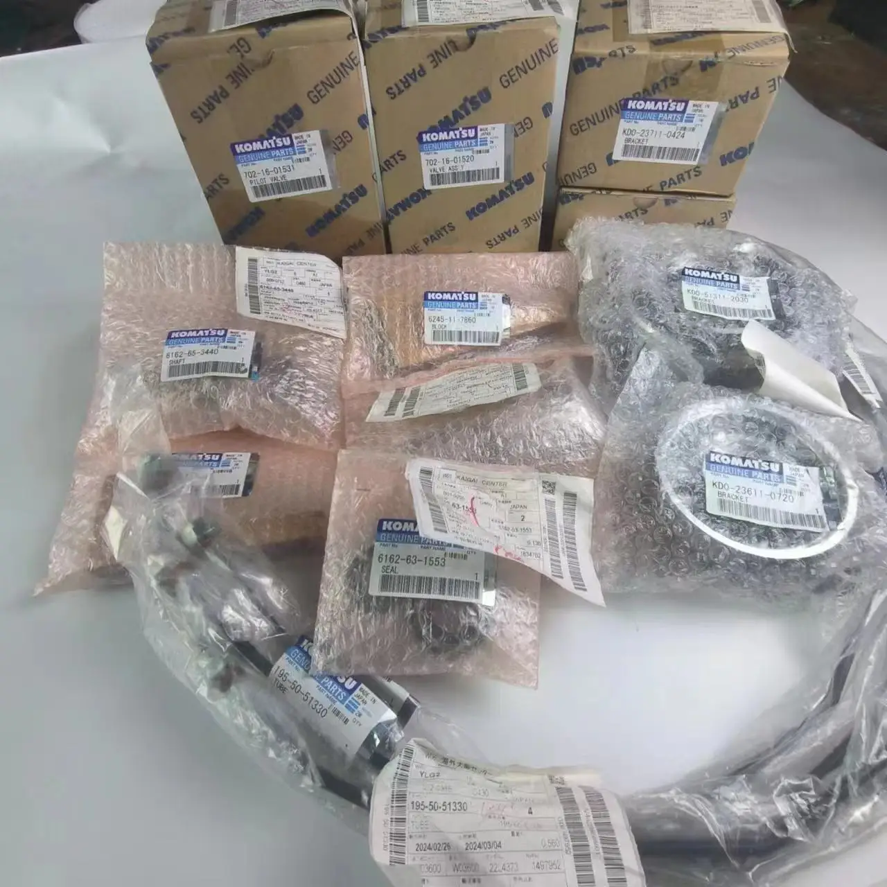 All Original Komatsu D475A Bulldozer Accessories Genuine OEM Parts ,High Quality Bushing And Hose 1987151340 198-71-51340