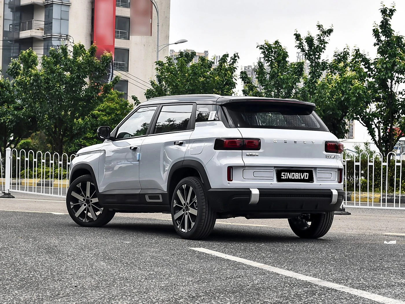 Latest Version Chinese Car 2025 2024 Geely ICON Linglong 1.5TD Jinxi Version Off-Road SUV Cheap Price Gasoline Car Gas Petrol