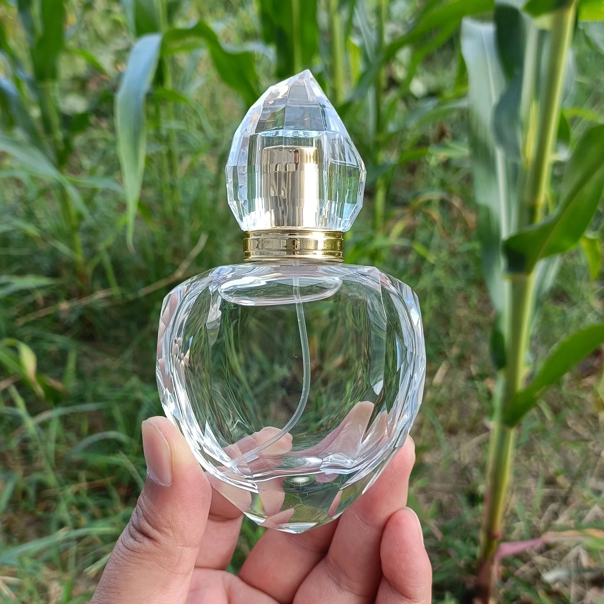 Luxury Diamond Cut Fragrance Bottle 65ml Heart Shape Perfume Bottle High Quality Polished Perfume Bottle 65ml