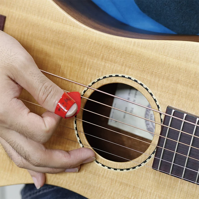 Available popular colors wood box thumb pick guitar made in Japan