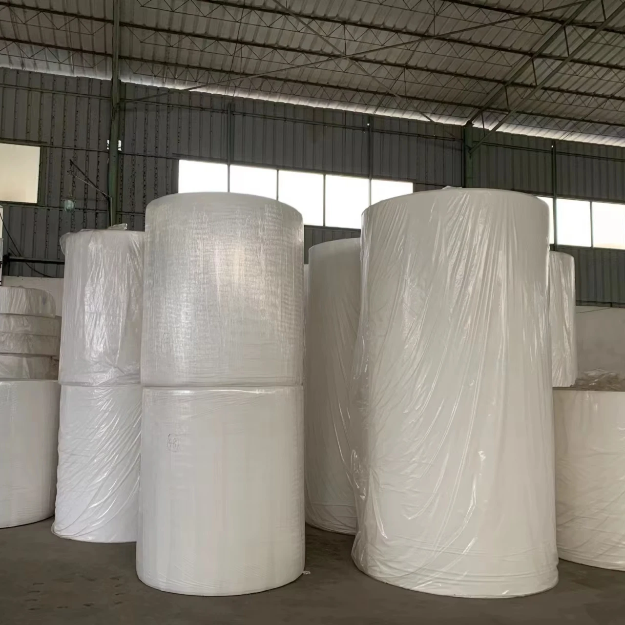 Wholesale virgin wood pulp raw material mother roll jumbo roll toilet tissue napkin tissue paper jumbo roll