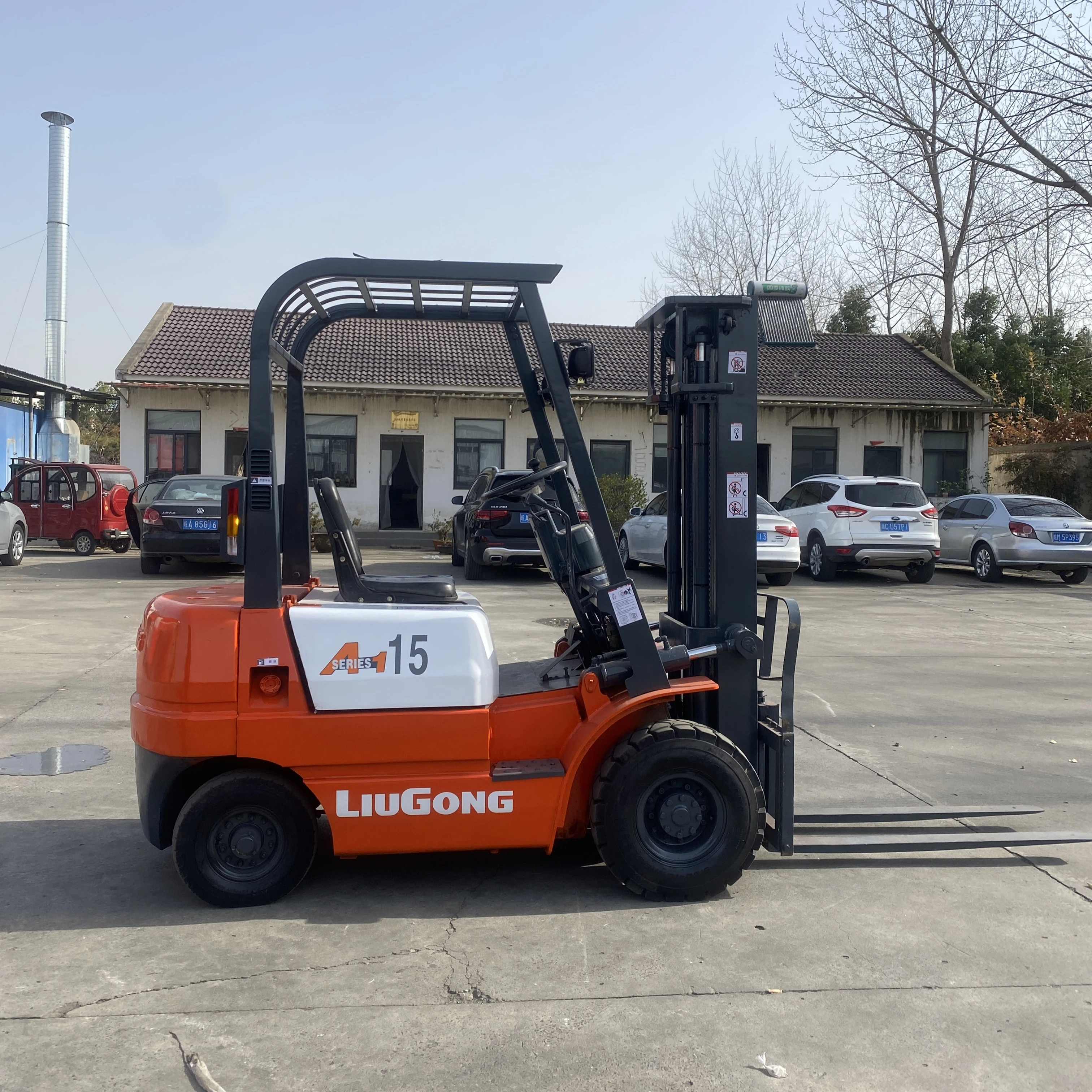 High efficiency  cheap  Used  LIUGONG forklifts for sale   1.5ton  used LIUGONG  forklift 15 CPCD15