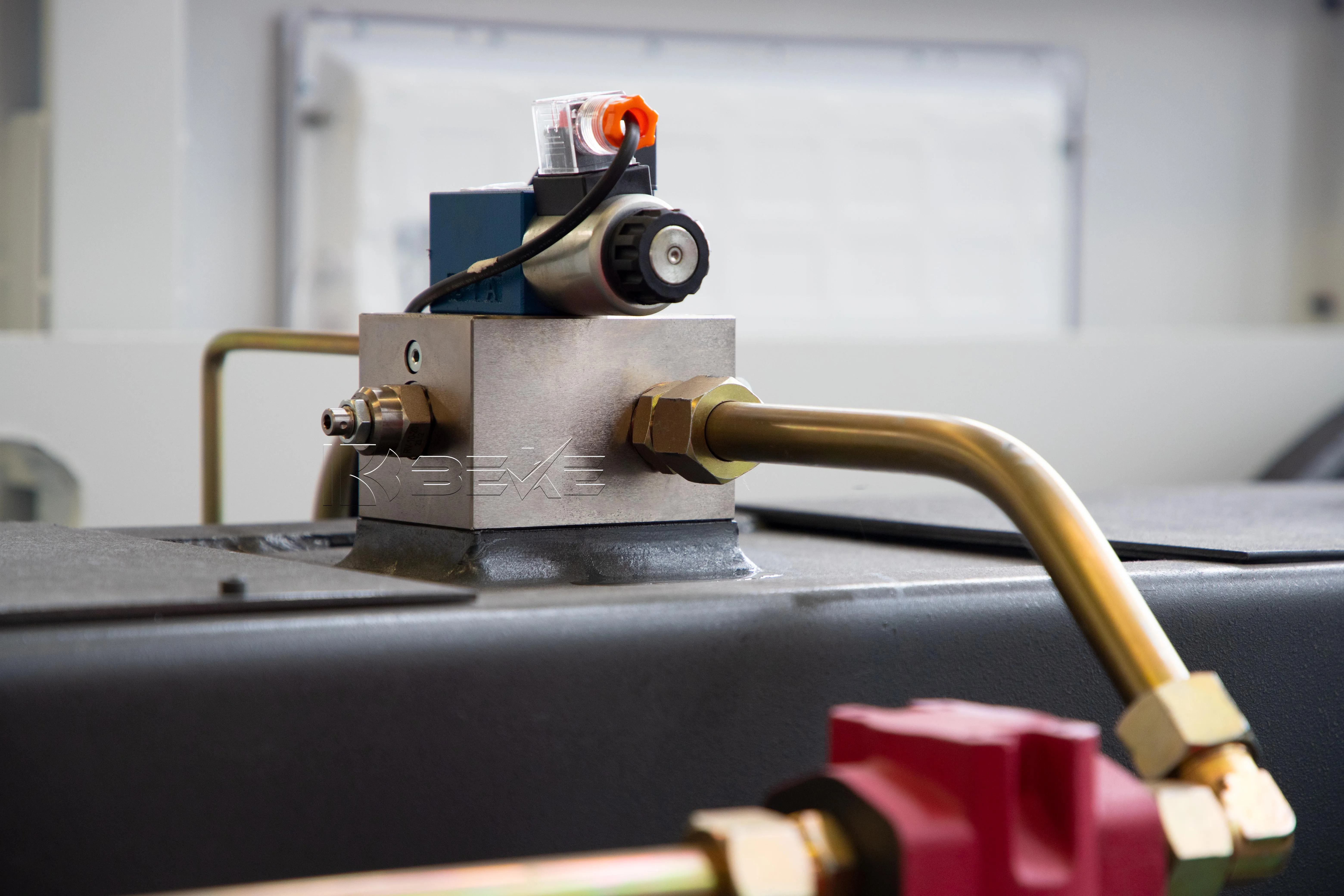 High cost performance WE67K 135T3200 4+1 Axis bending machine cheap Domestic press brake machine