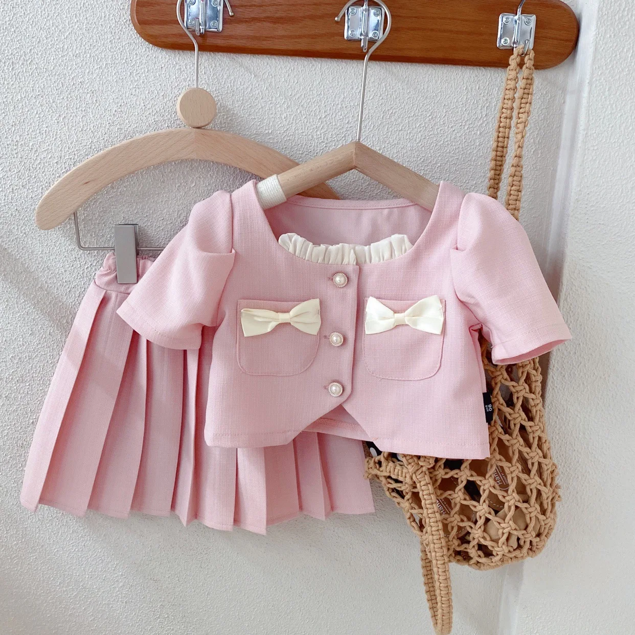 YUNNES Wholesale Children Pink Shirt and Pleat Skirts Suits 6-7 Years Girls Clothing Sets for Kids