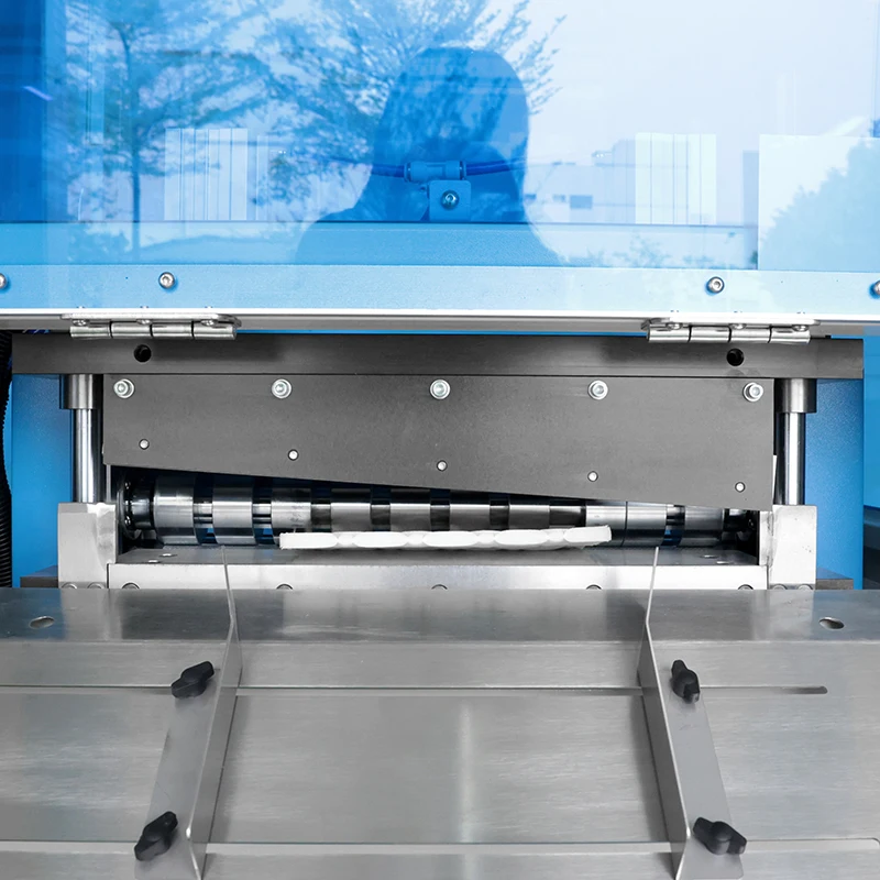 Высокая скорость матрас швейная машина XDB-QD автоматический матрас материал маркировки и резки с высокой точностью