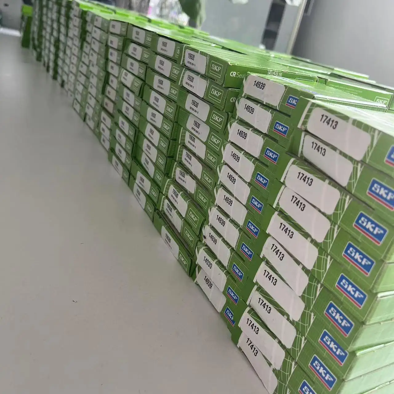 on sale Chinese  Radial shaft oil seals every size general industrial applications skf oil seals SKF CR27452