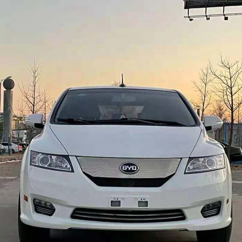 Б/у 2016 BYD E6 Электрический MPV NEDC диапазон 400