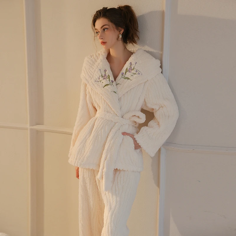 Autumn Winter Sleepwear Women Thickened Coral Fleece Velvet Pajamas Comfortable Sexy Cardigan Robe Pants Home Clothes Suit RB009