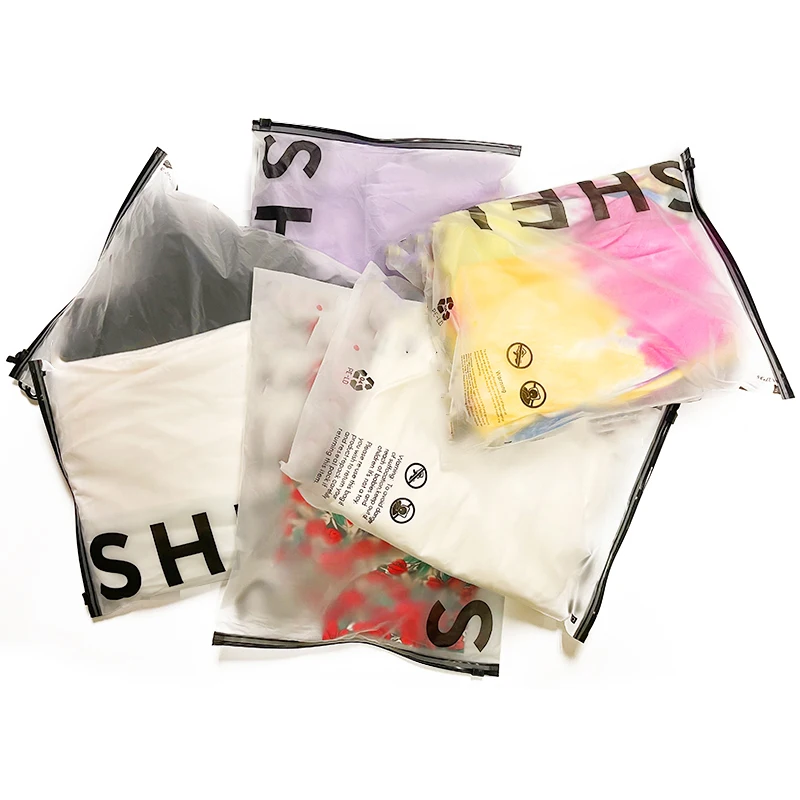 В наличии на складе детской одежды в тюках разная одежда