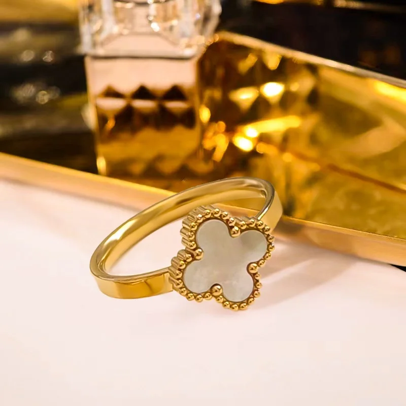 Dubai Plated 18K Gold Jewelry Exquisite Heart 4 Four Clover Flower Ring Black White Shell Stainless Steel Fashion Ring Women