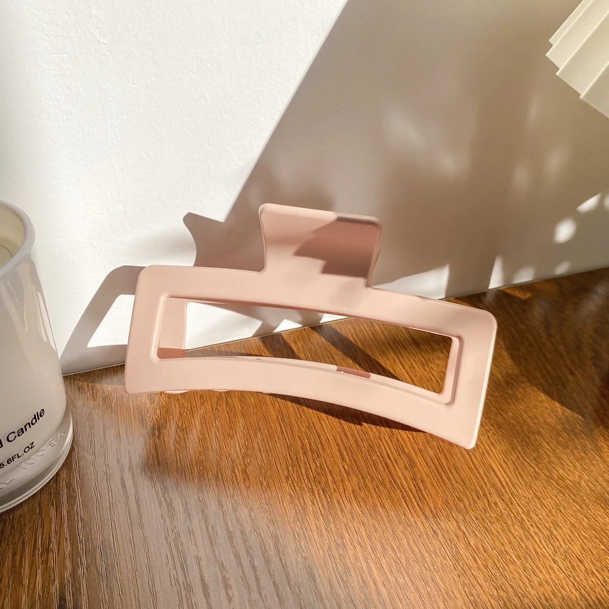 2023 wholesale large hair claw clips new fashion geometric jumbo claw clip manufacturers