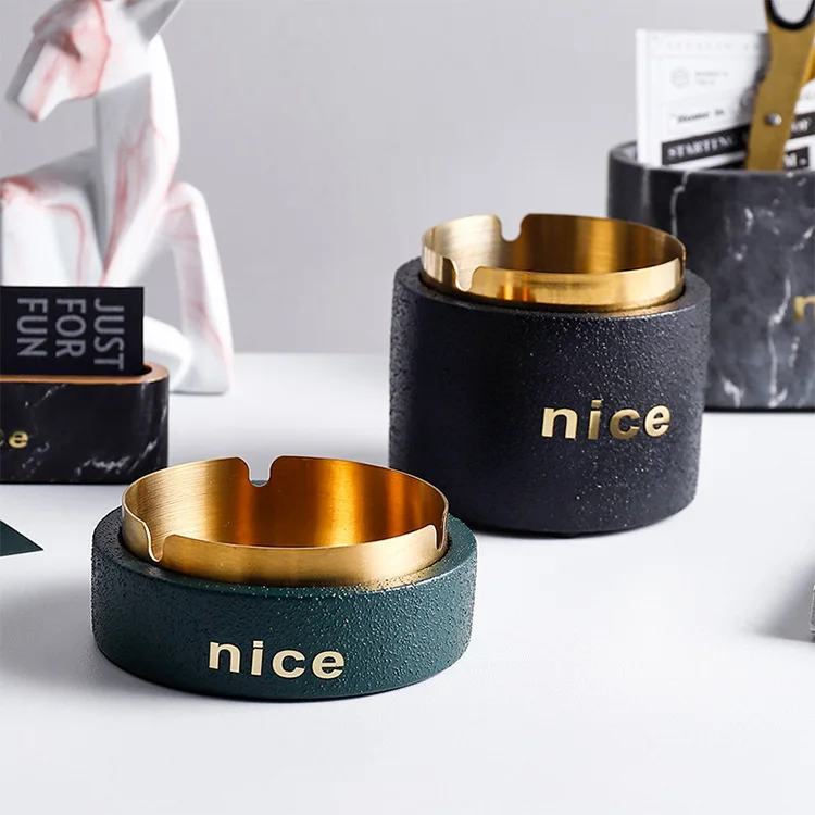 Creative High quality stainless steel lighter Ashtray Hotel Home Portable logo can be customized ashtray cigarettes