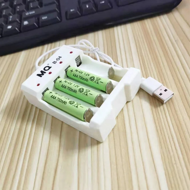 Wholesale Portable USB Charger Four Slots Battery Charger Rechargable Battery Charger