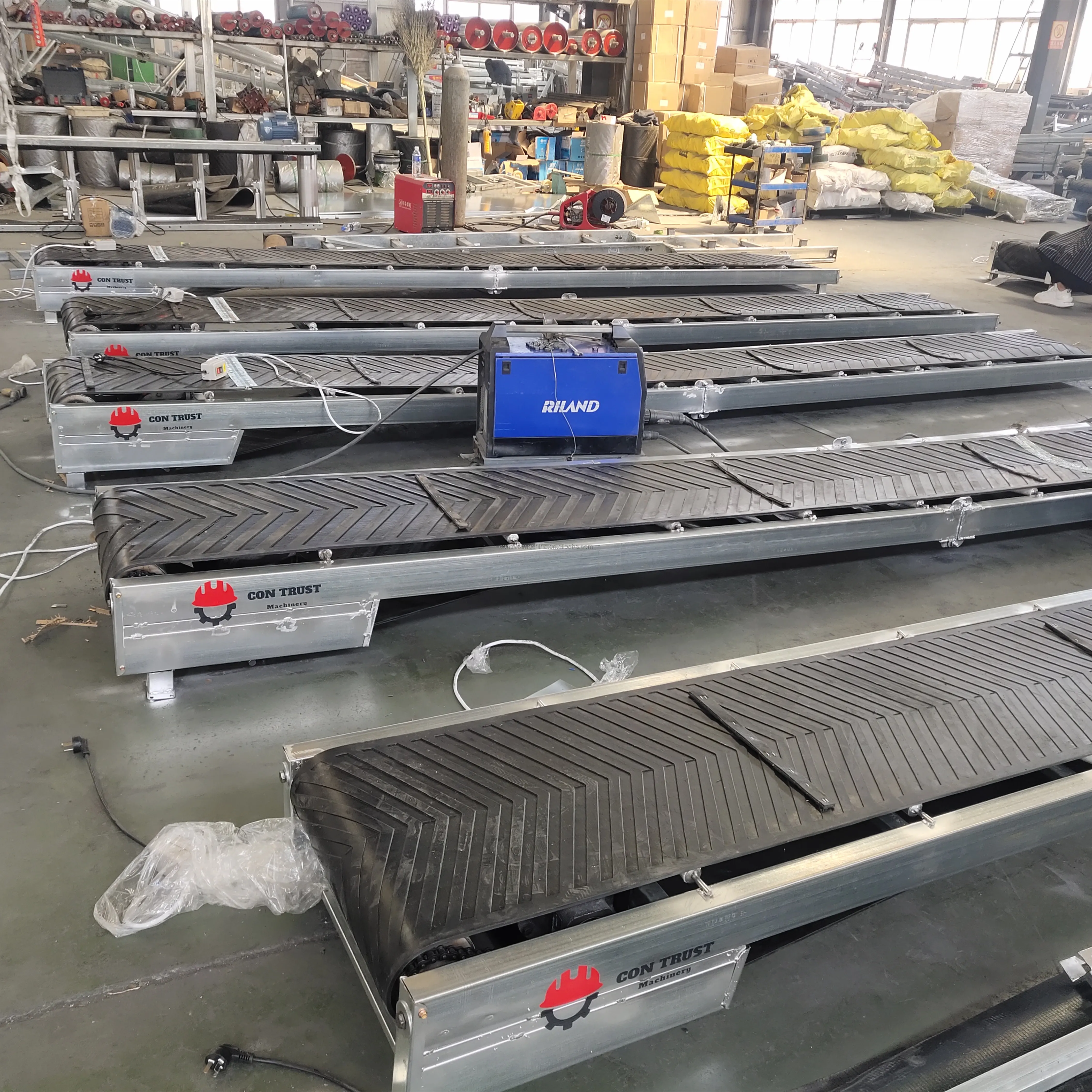 2025 Hot Sale Conveying Cereal and Grain Elevator Belt Conveyor for Load Containers