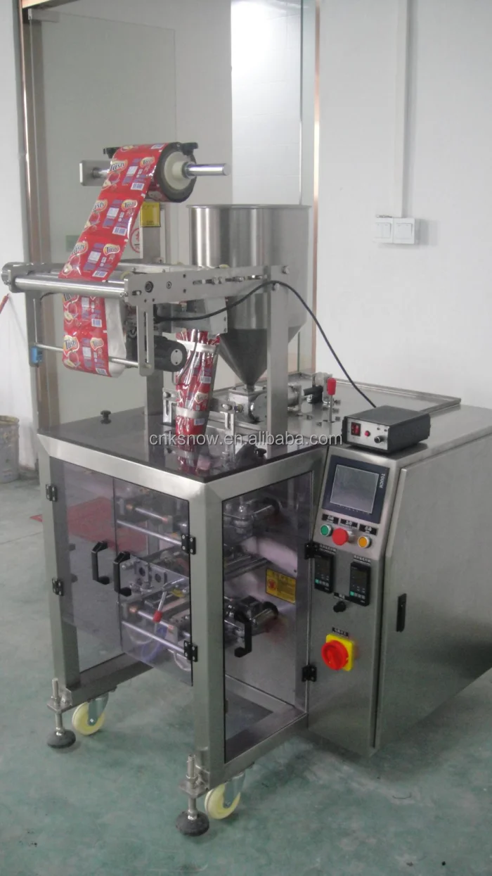 Three side/four side automatic tomato paste packing machine counting the tomato sauce volume by air cylinder