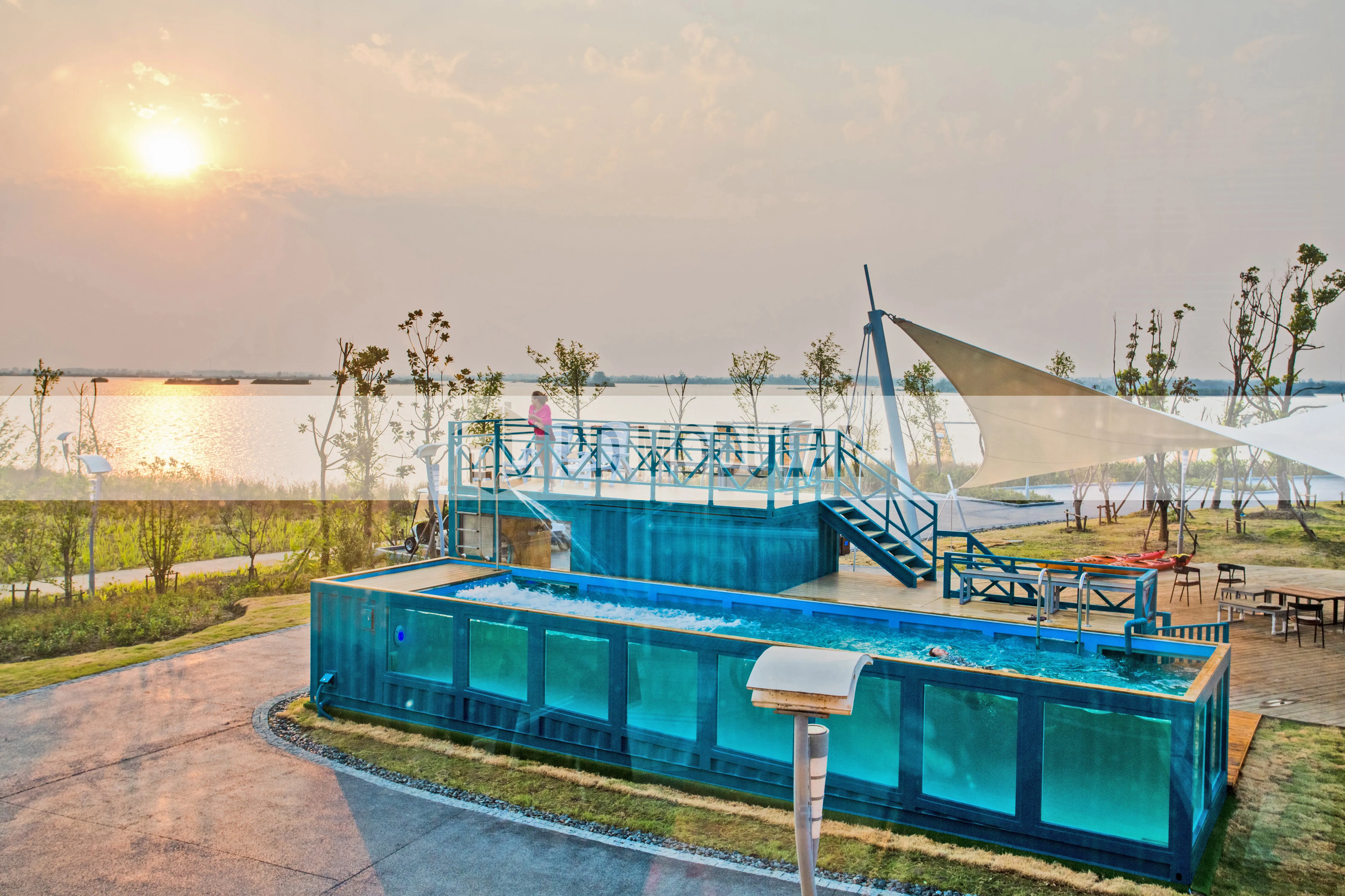 Portable tempered glass container swimming pool outdoor