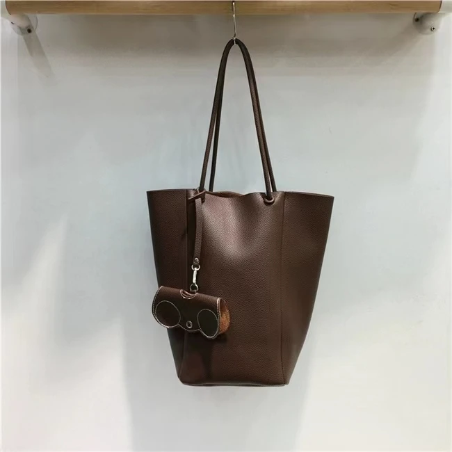 Litchi patterned soft skin large capacity bucket bag, single shoulder mother tote bag