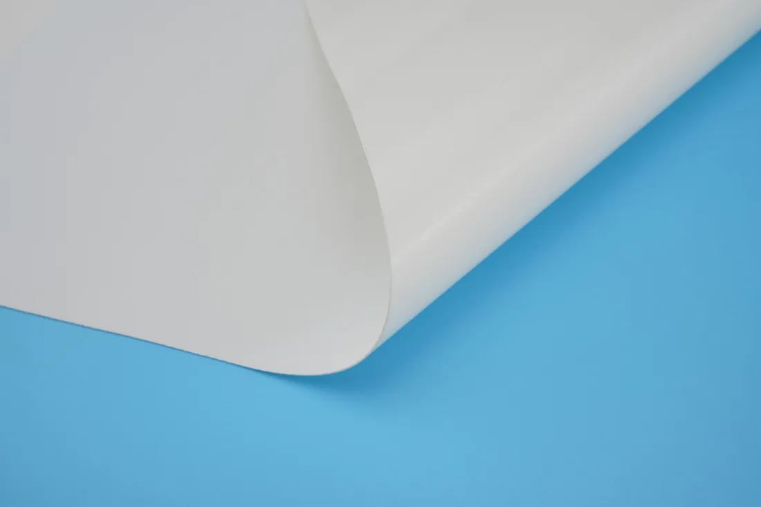 White PVC waterproof oilcloth 350gsm roll, 100 meters long, self-cleaning function of building membrane material
