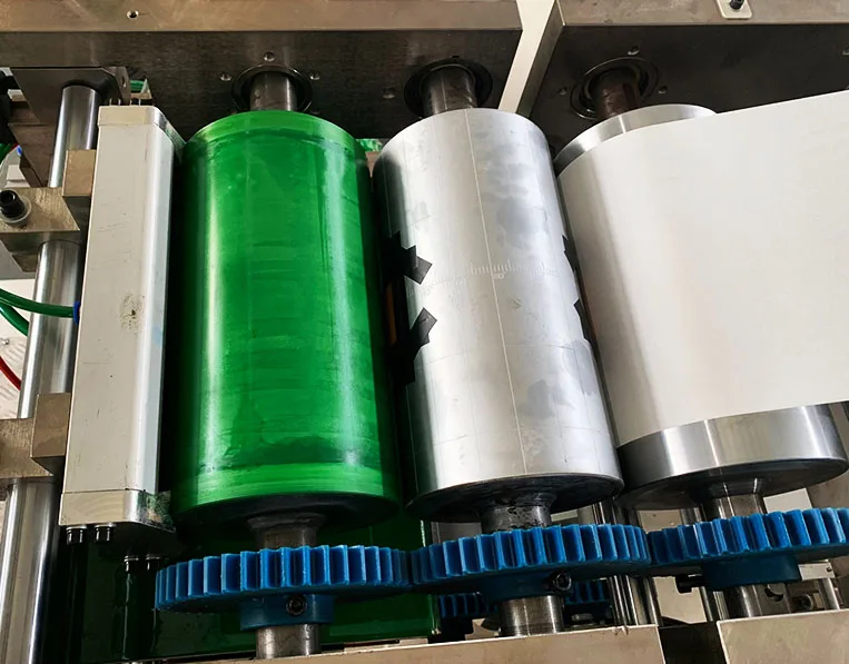 Two Colors Custom Table Napkin Tissue Folding Machine Serviette Paper Automatic Making Machine