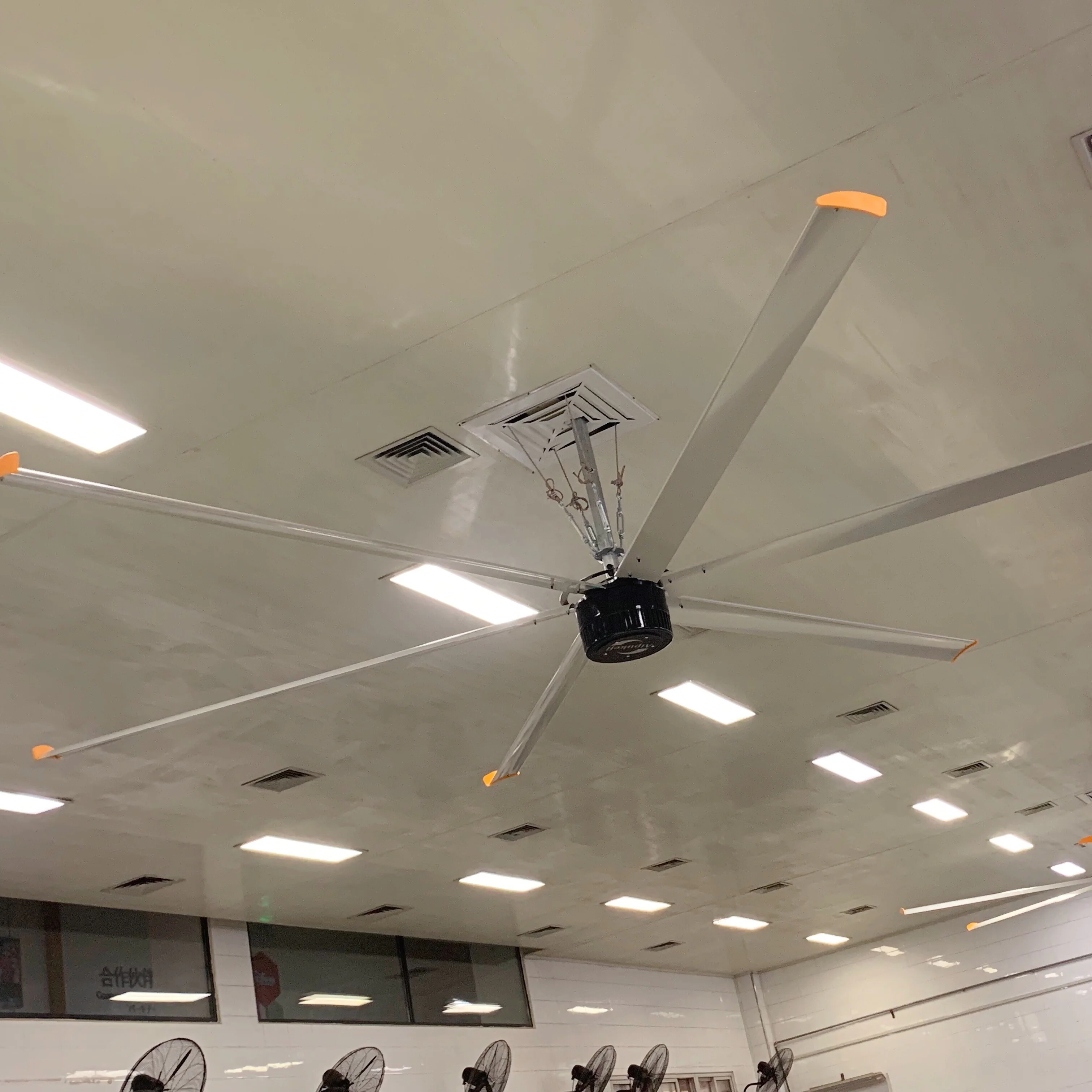 Дешевый промышленный потолочный вентилятор Shanghai Aipu 6,1 м 20 футов с низким оборотом в минуту