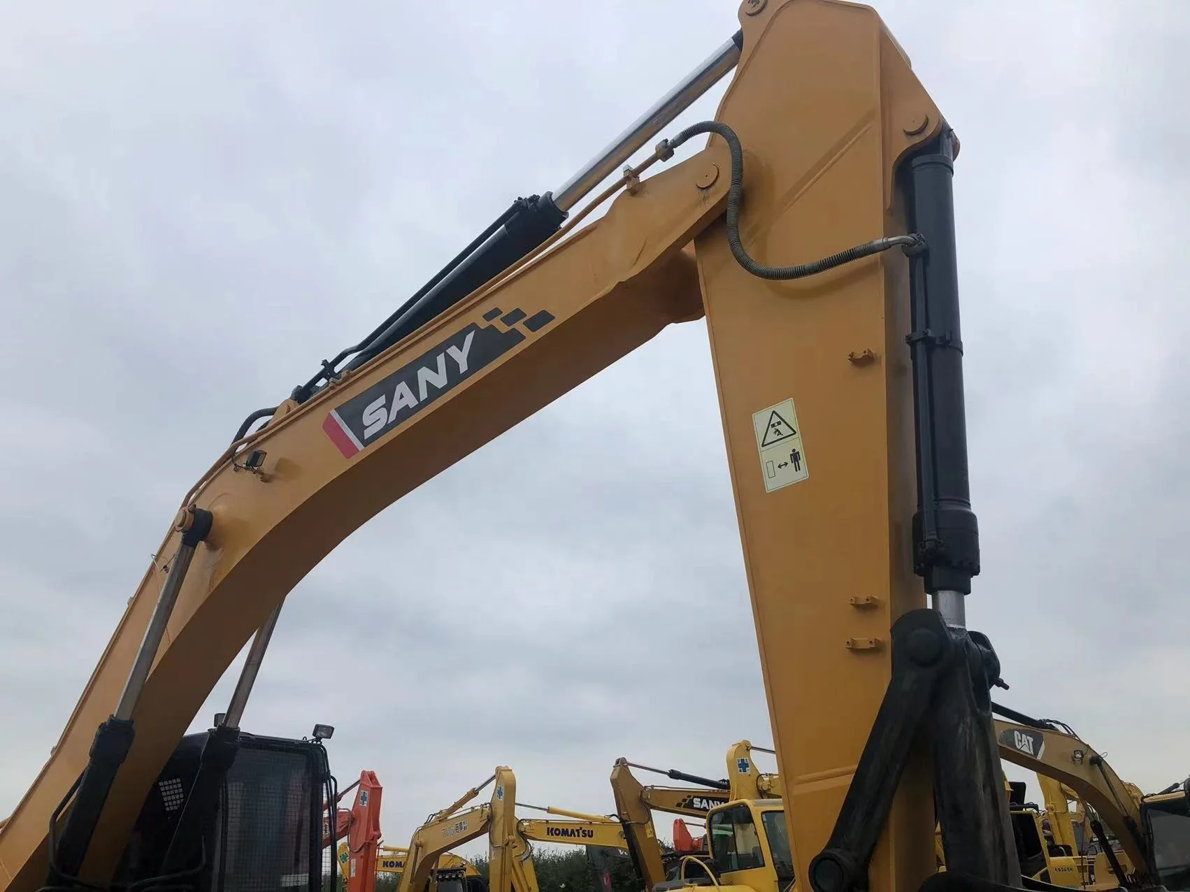 Used engineering & construction machinery 90% new used 33 ton large excavator Chinese manufacture CE/EPA approval
