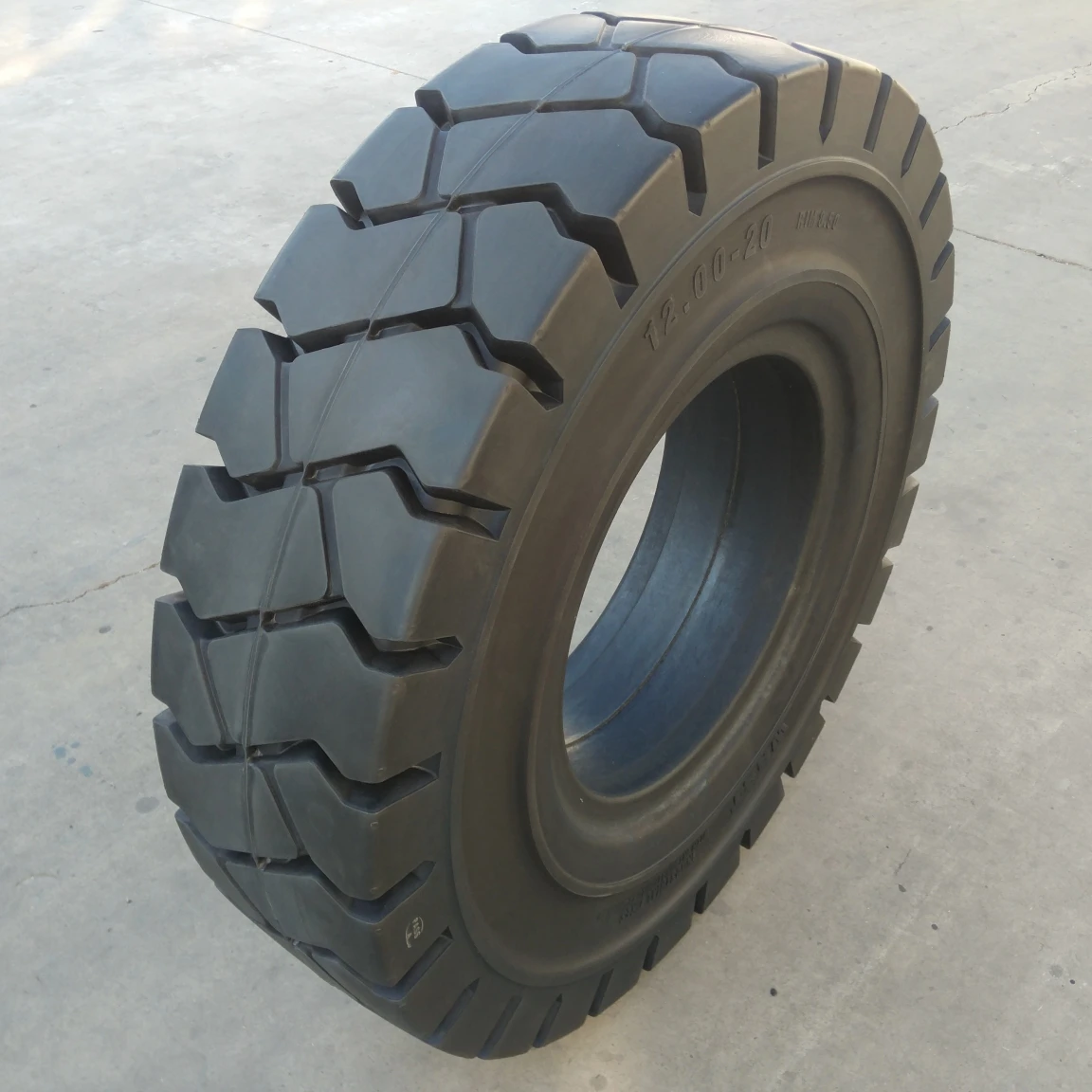 Good quality truck trailer tires low price 10.00R20 11.00R20 12.00R20 tire for sale