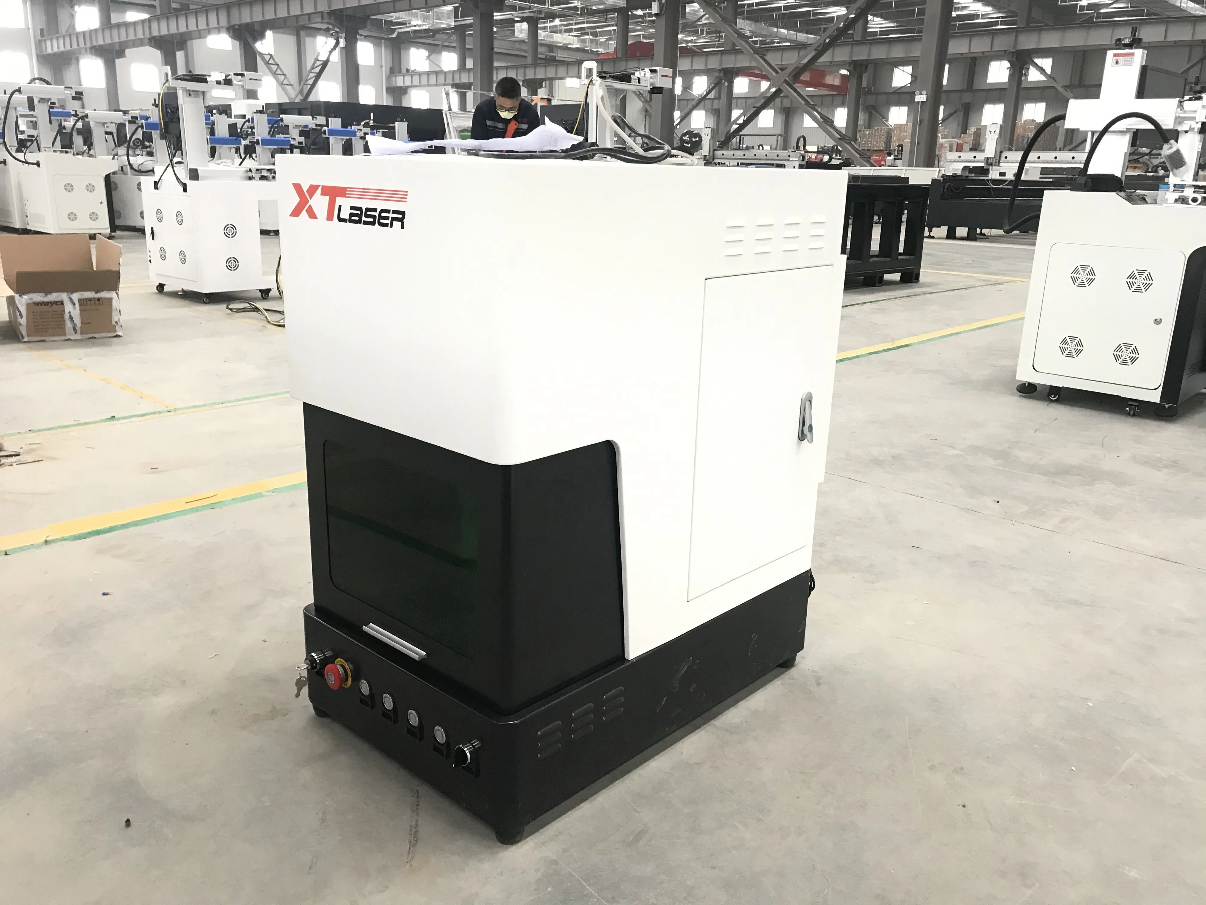 Portable Mini Enclosed Fiber Laser Marking Machine for Gold Silver Jewelry Gold Silver Plt Dw