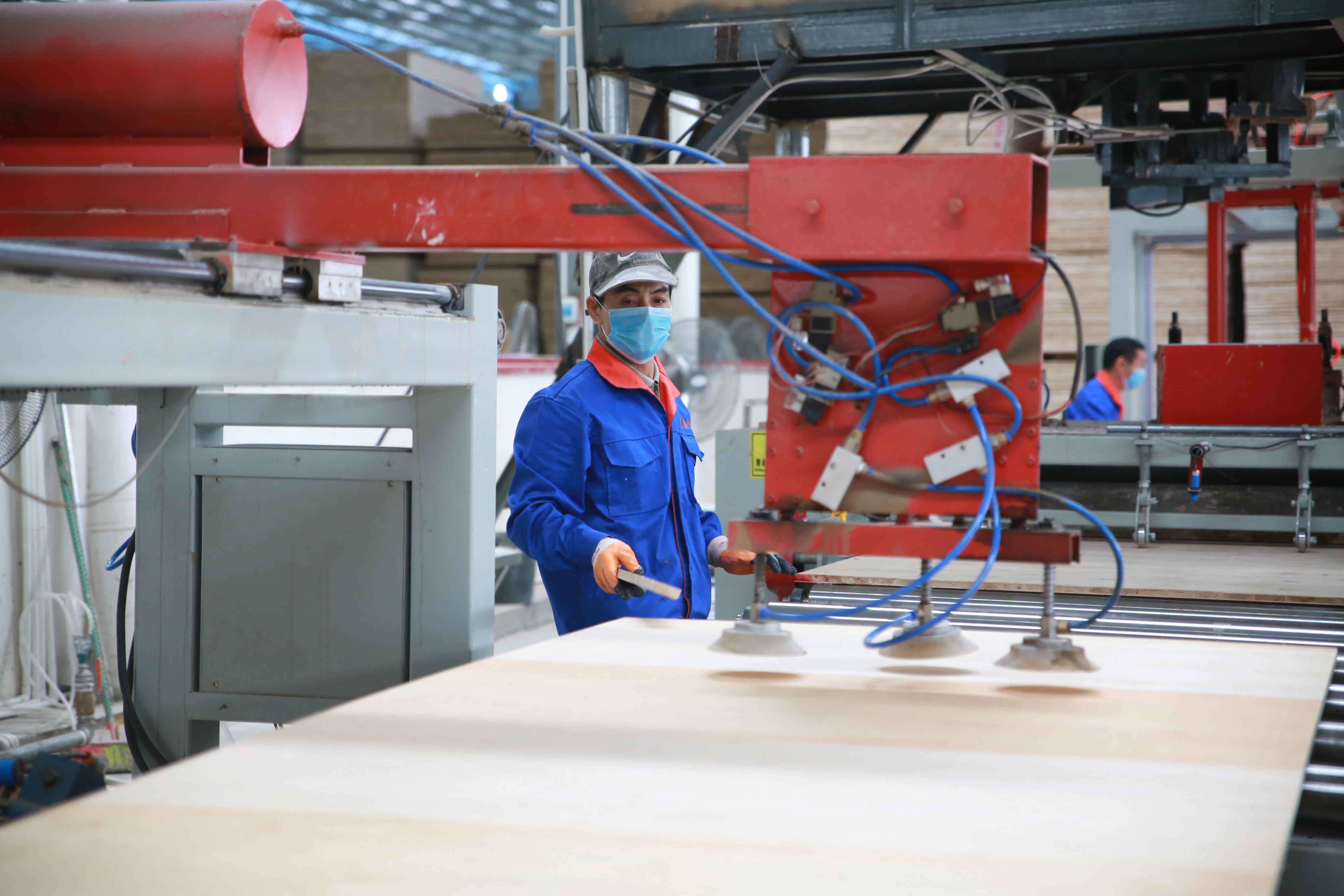 Cheap Prices Laminated Marine Plywood Phenolic Board 1830*915mm Black Film Faced Plywood 15mm