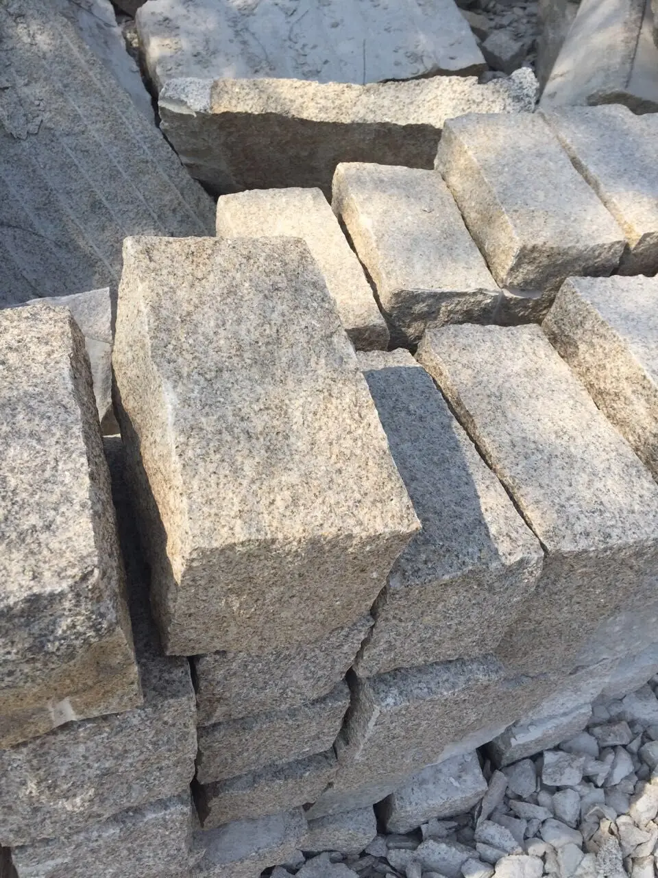  Камень для мощения g682 Раздельный камень из гранита 100x100x30-50