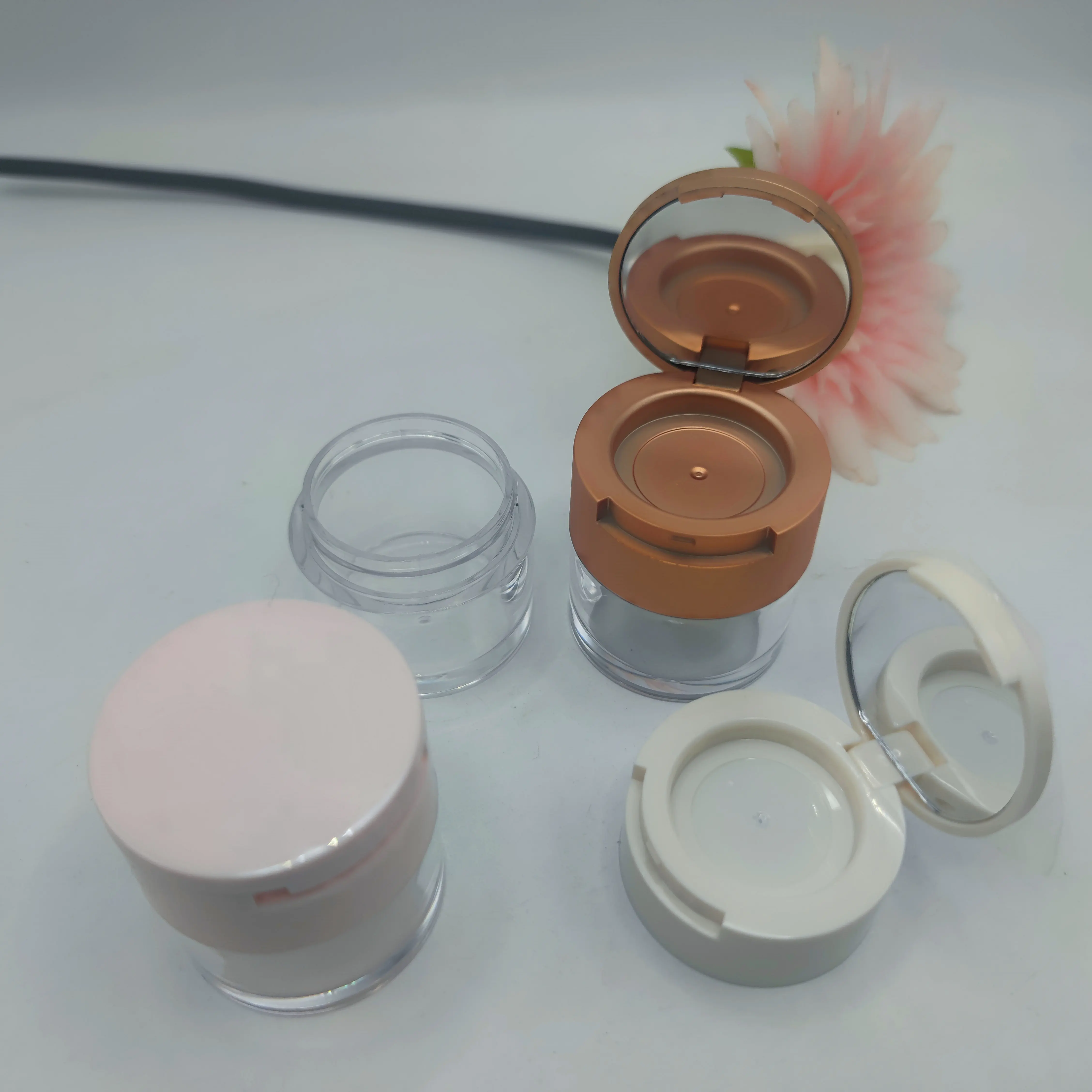 Sungpower Custom Gold 10g Talcum Powder Cosmetic Jar 20g Loose Powder Sifter Puff with Rotating Sifter Brush Recyclable Feature