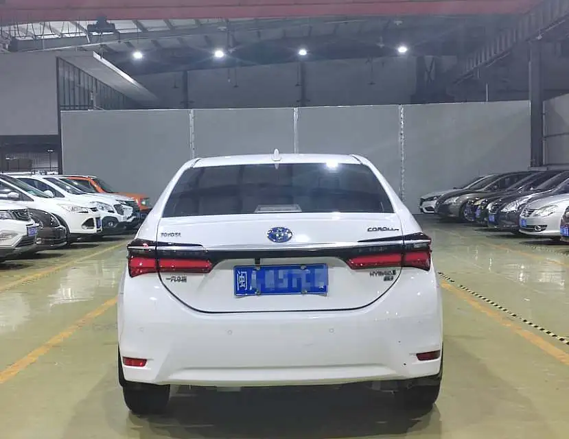 Используемый 2017 TOYOTA Corolla 1 8 CVT Элитный классический автомобиль подержанные гибридные автомобили Toyota на продажу