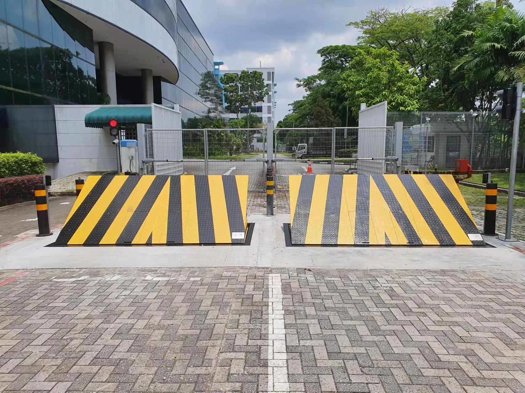 High-Security Barrier Remote Control Traffic Control Device Road Blocker for Access Control