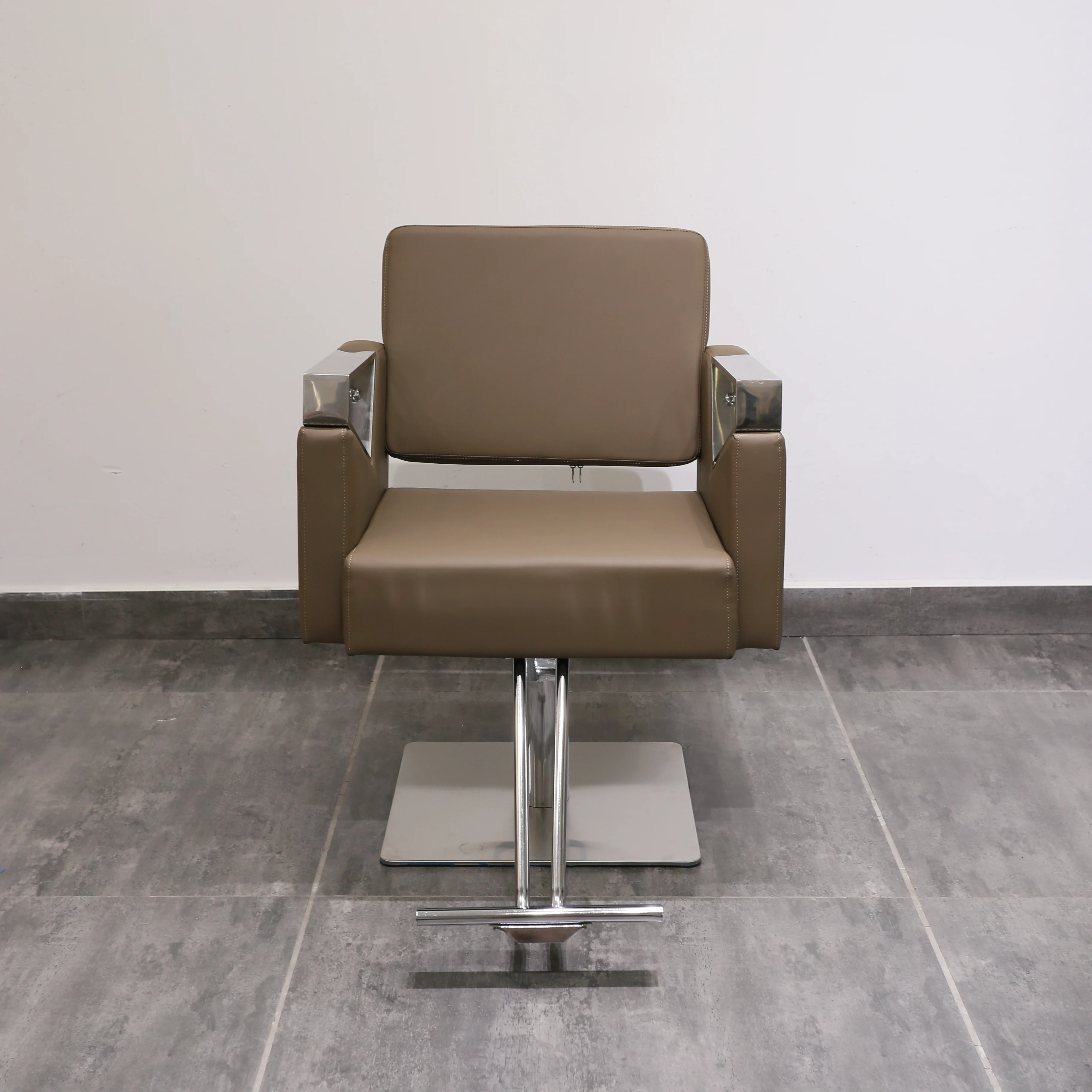 Custom Leather Antique Beauty Salon Reclining Hydraulic Barber Chair Vintage Salon Hair Shop Styling Barber Chair For Sales