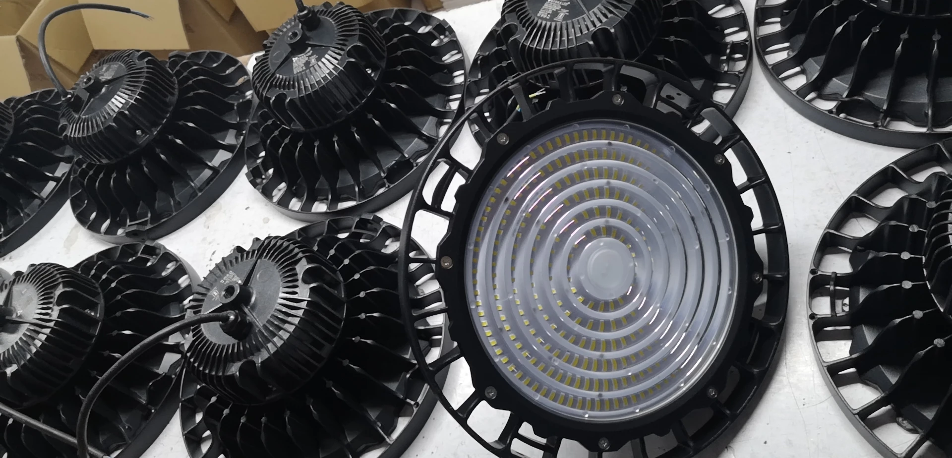 Factory Warehouse Industrial Lighting UFO high bay lights 100W 150W 200W 300W Led High Bay Light Black AC85-265V