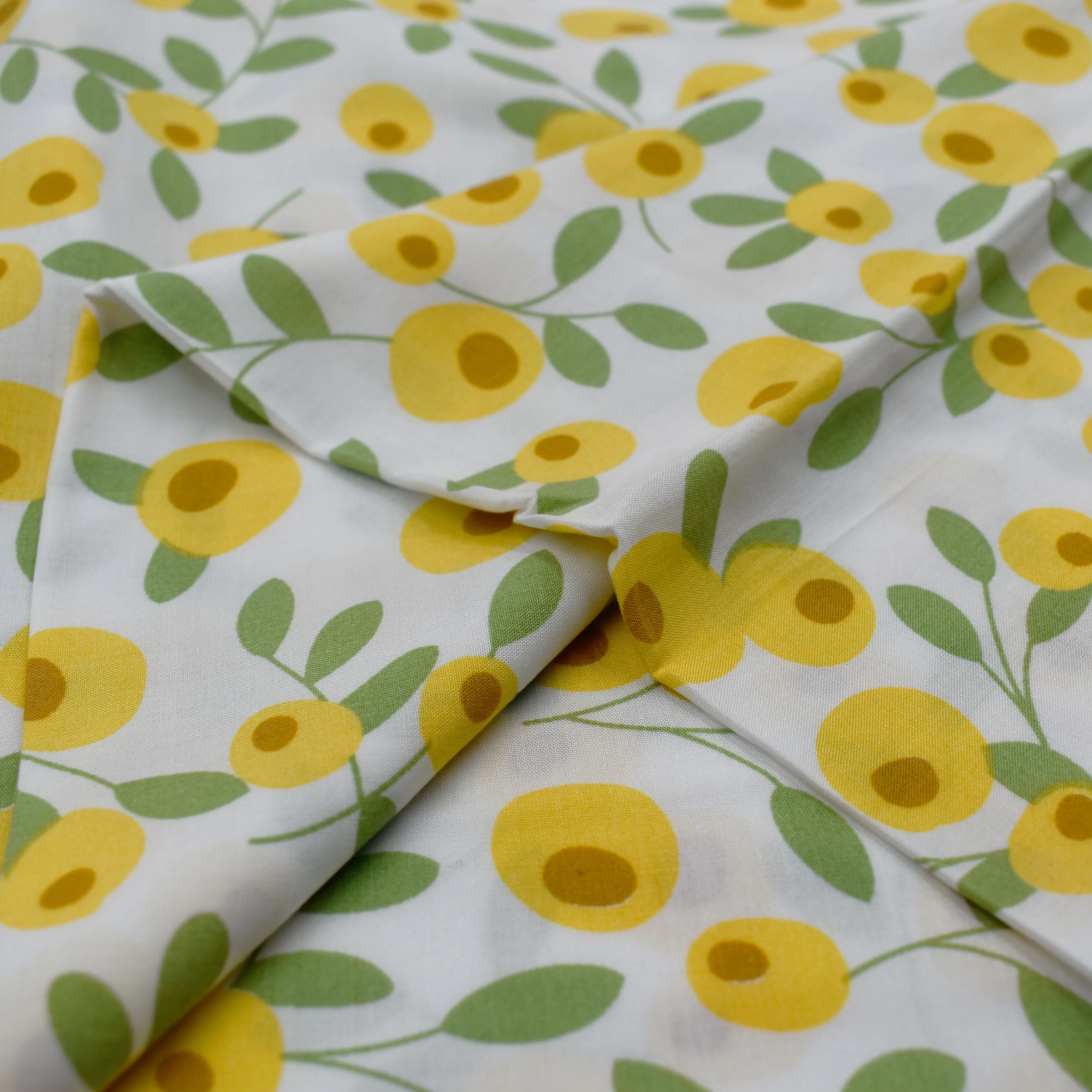 Popular 100 Viscose Floral Printed 45*45 Woven 100% Rayon Viscos Dress Fabric for Women Skirt