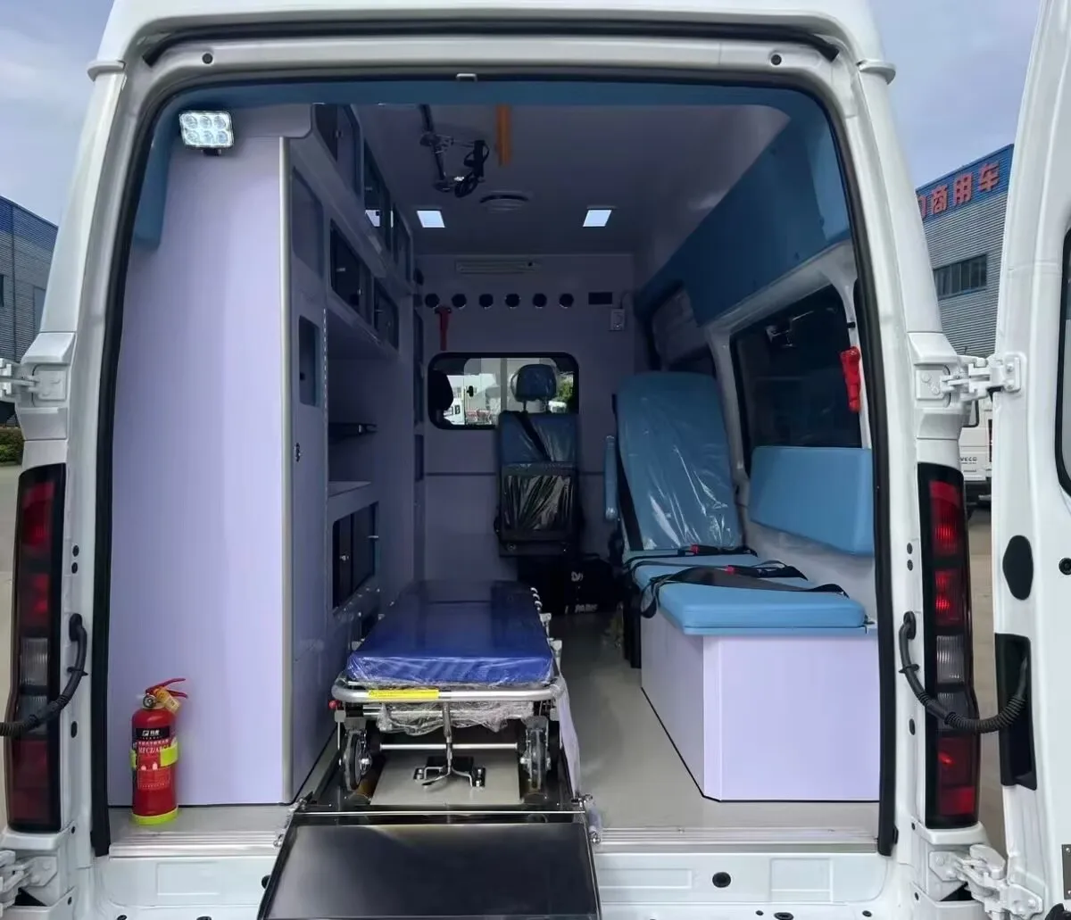 Used for Ford Transit 136 horsepower China V gasoline ambulance