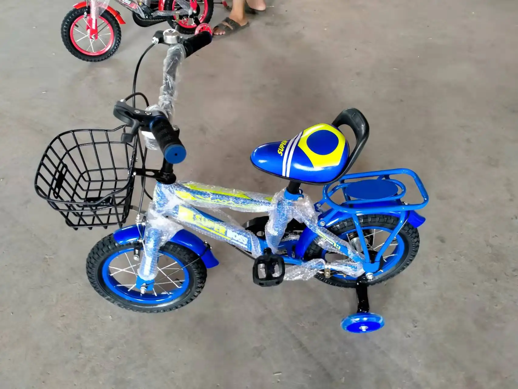 Hot Sal Red Kids Bike Toy with Aluminum Alloy Steel Rim and Training Wheels for 3-8 Years Old Child Bicycle