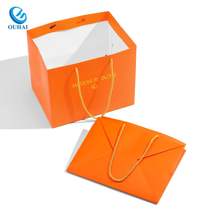 Eco Friendly and Fsc Certified Big Size Square Paper Bag Personalization Custom Two Types Triangle Gift Bag for Retail Store