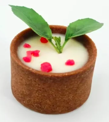 Wholesale Multi Flavored Egg Tart Skin Part Finished Product Pastry Tart Shell Mini Round Shape