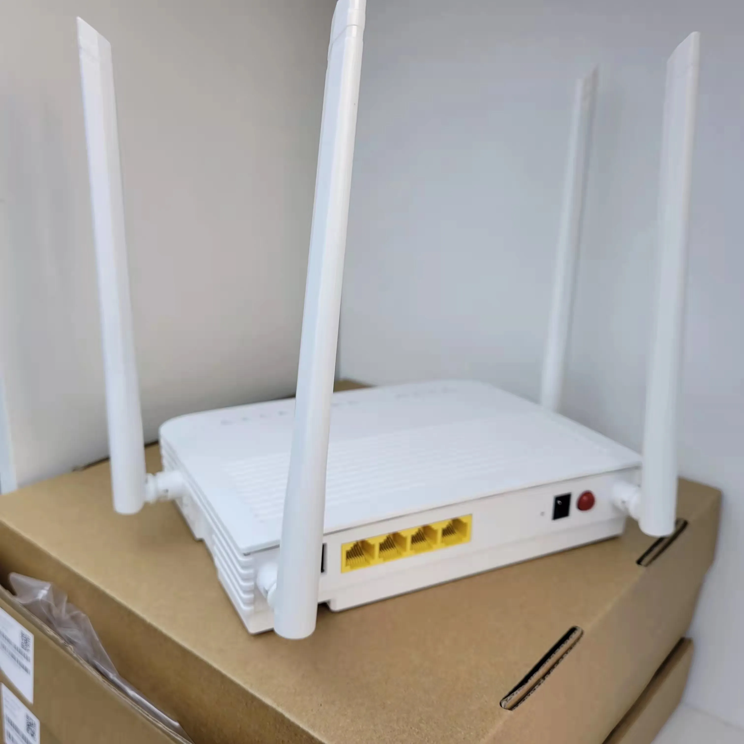Promotion YT-521 Daul band GPON/XPON ONU 1GE+3FE+WIFI+ POT 2.4g&5g IPTV ONU 2 /4 antenna