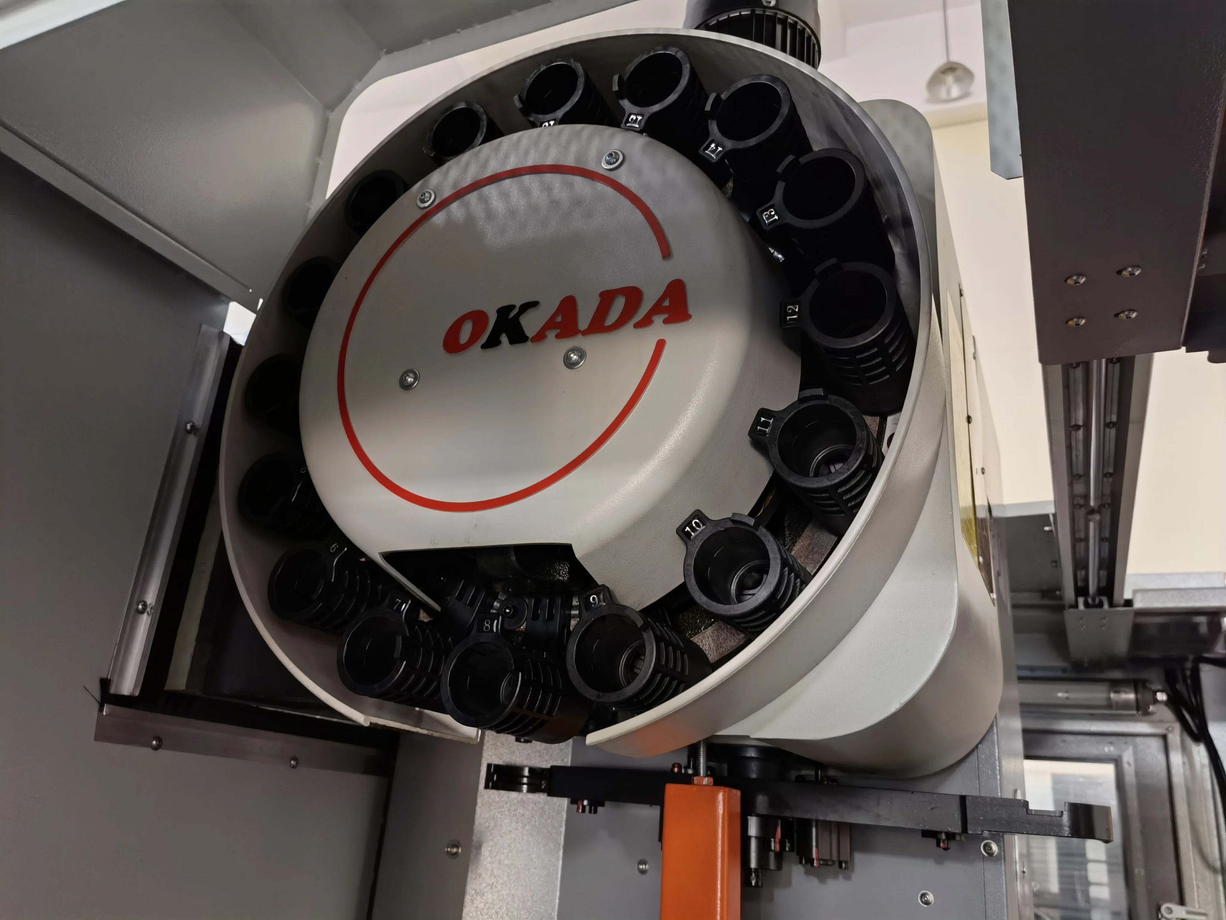 BT40 3-Axis Linear Guideway New Condition Single Spindle Vertical CNC Heavy-Duty High-Accuracy Configuration Siemens Control