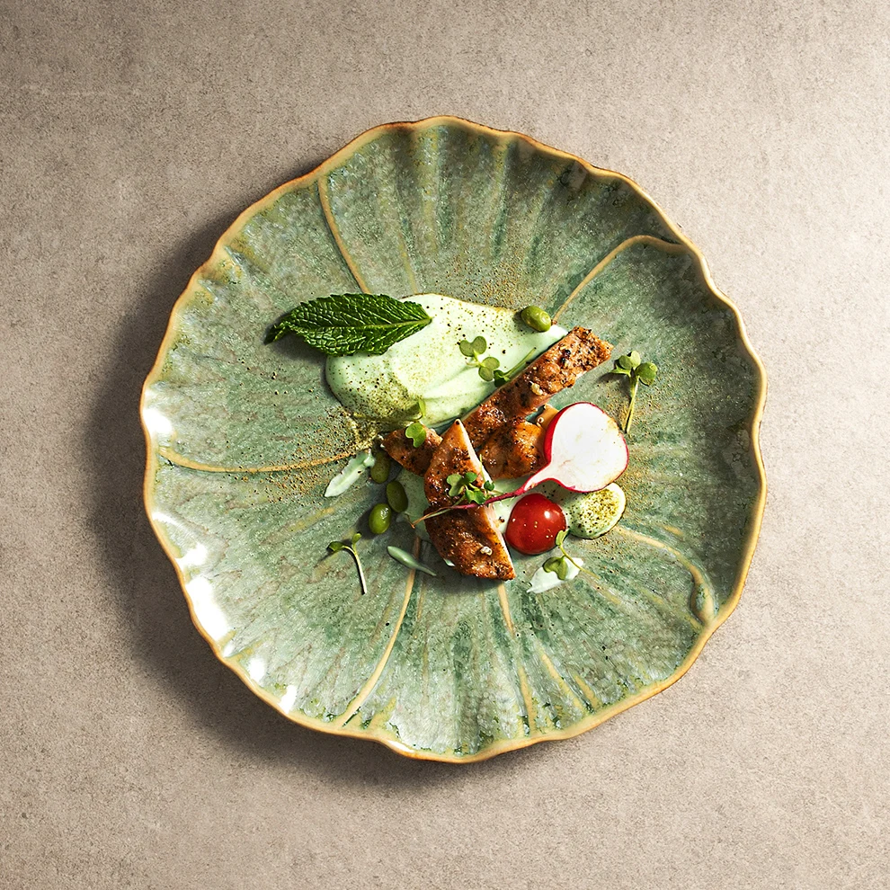 Restaurant Horeca Supplier Tableware Sets plato Unique Lotus Leaf Shaped Decorative Green 11' Round Flat Dishes For Restaurant