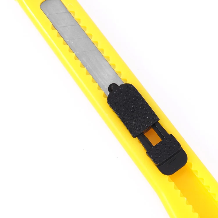 Foska Red Blue Green Yellow Multipurpose 9mm Craft Knives with Retractable Mechanism for Cutting Boxes Cartons Cardboard Arts