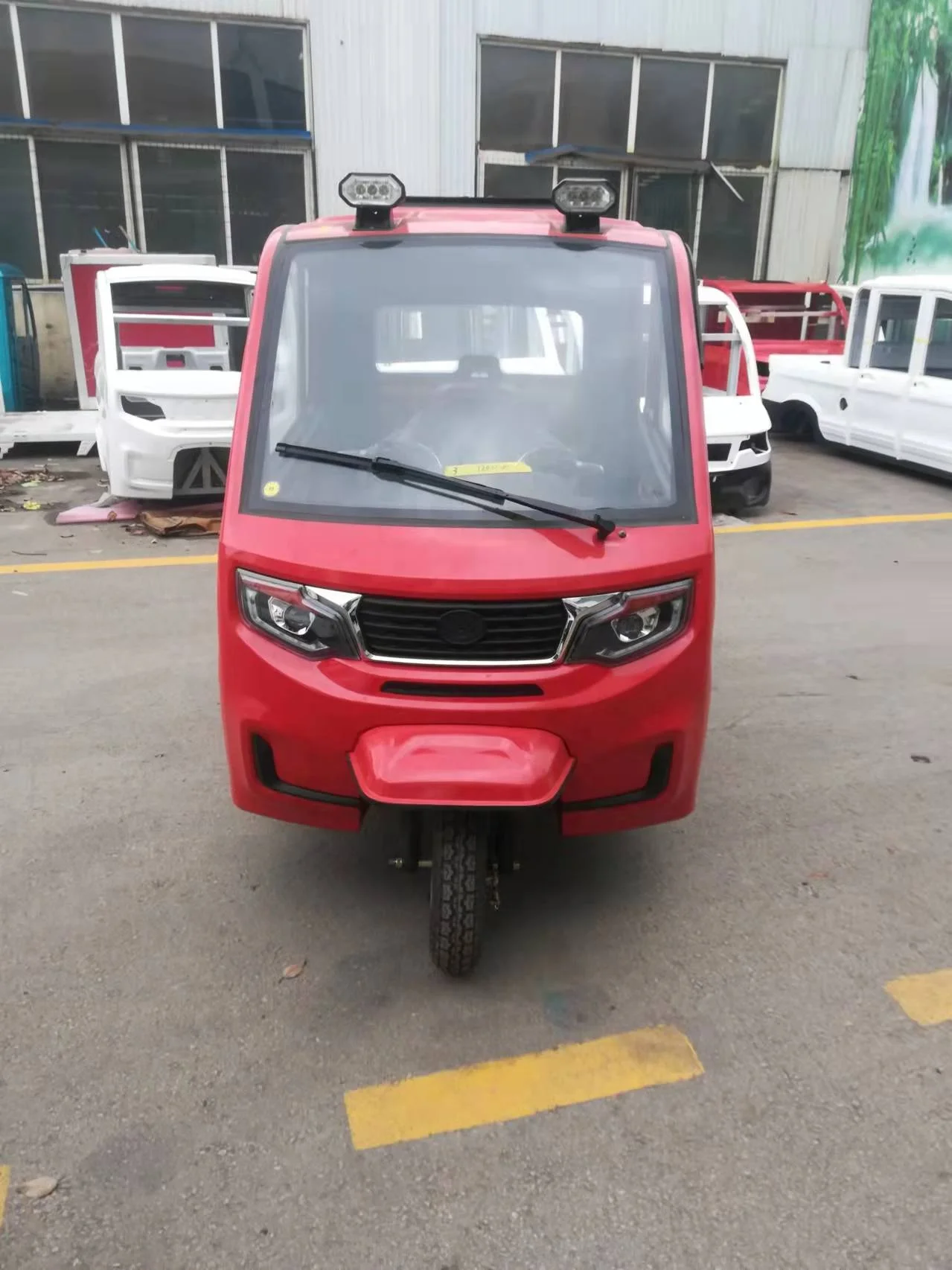 Electric Tricycle Passenger Closed Style Electric Three Wheelers for  Passenger Taxi