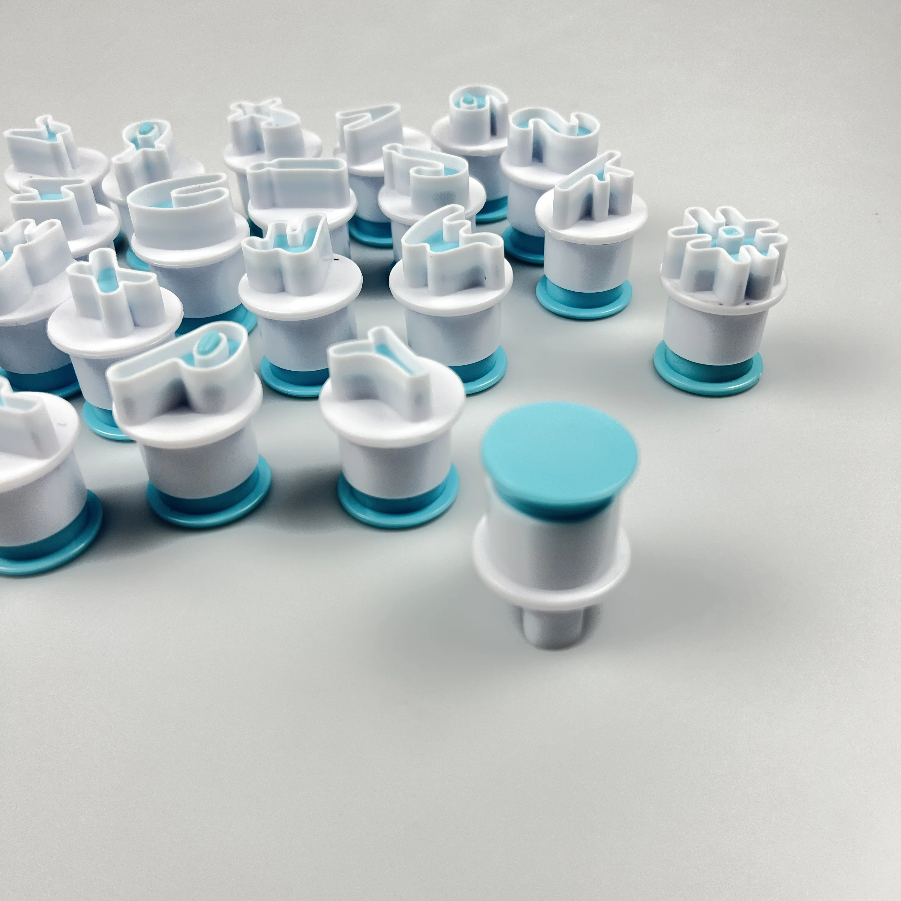 OEM Hot Sale 26PCS ABS Easy Push Script Fondant Alphadet Plunger Cutters Cookie Cutters