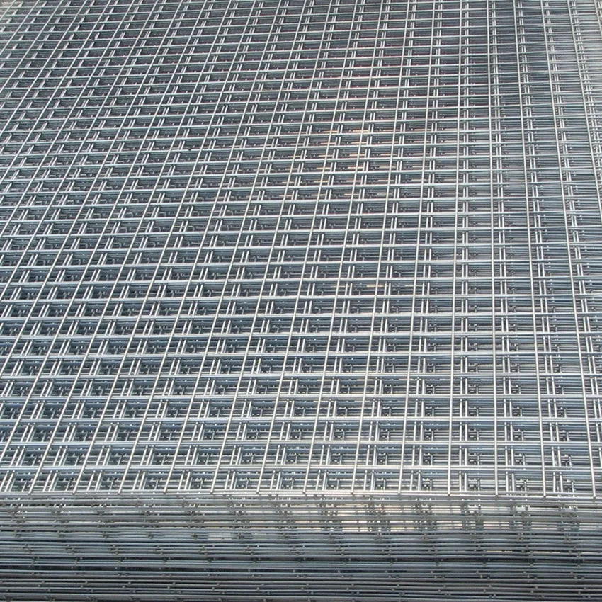 Hot Dipped Galvanized Fencing Iron Netting 10 Gauge Welded Wire Mesh Rolls For Farm Use