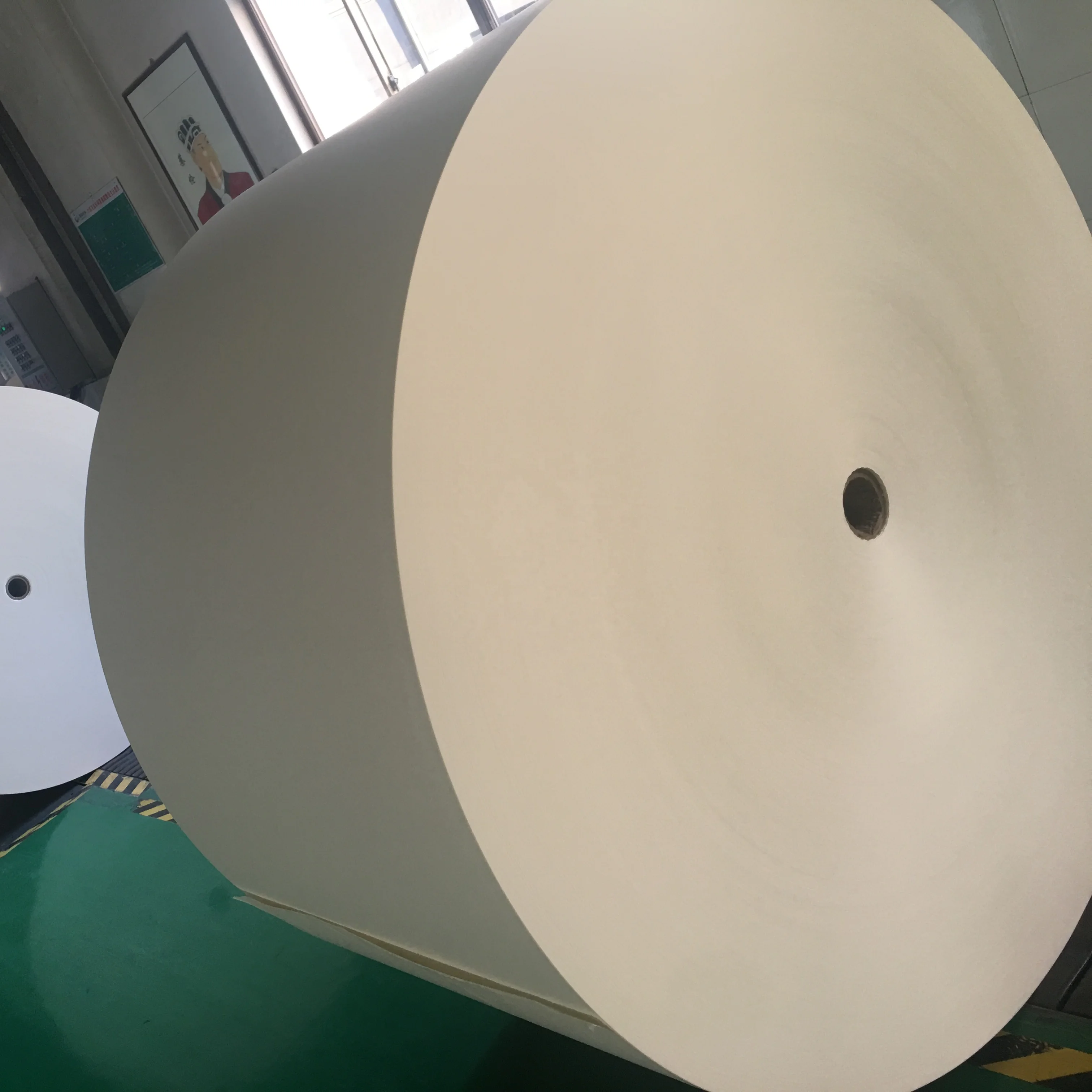 Premium Ivory paper Natural look high smoothness surface Jumbo roll or Sheet size 50-200gsm China Factory Price